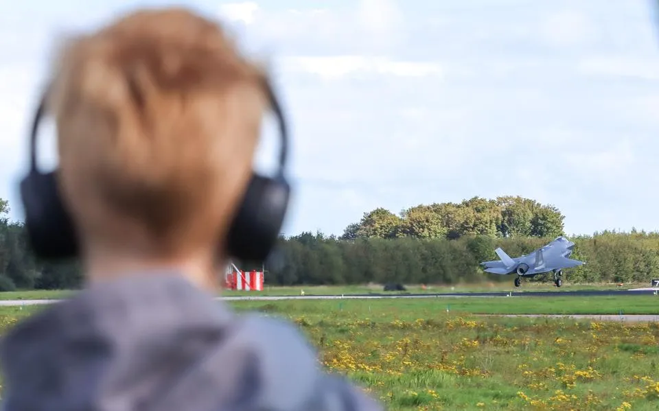 Lawaaiproeven Vliegbasis Leeuwarden zijn een succes: piloten maken minder herrie