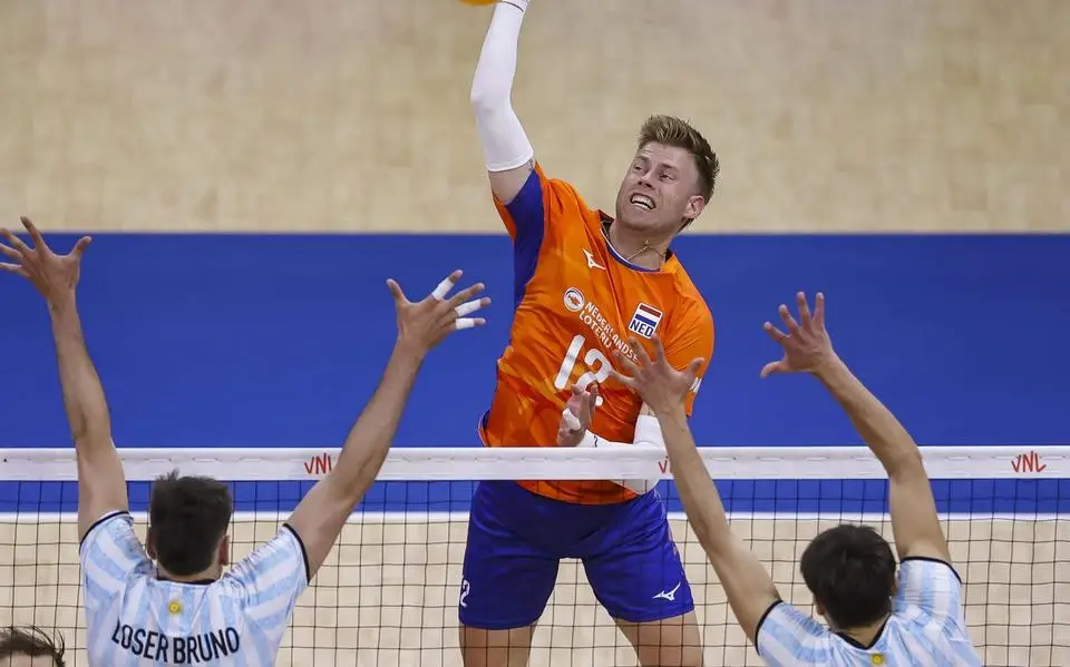 Verjaardagscadeau lonkt voor Sneker Bennie Tuinstra bij openingswedstrijd WK Volleybal