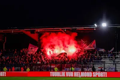 LIVE | Chaotische start in derby tussen FC Eindhoven en Helmond Sport