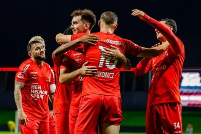 LIVE | Rust in Helmond: thuisploeg gaat aan de leiding in derby tegen FC Eindhoven