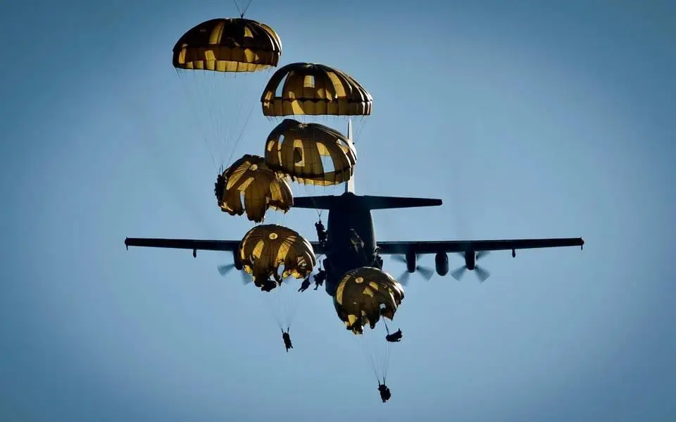 Militaire vliegtuigen boven Friesland: dit is oefening Falcon Leap