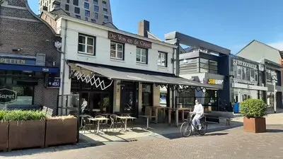 Faillissement voor Kafe De Vos in Tilburg: bezoekers voor dichte deur