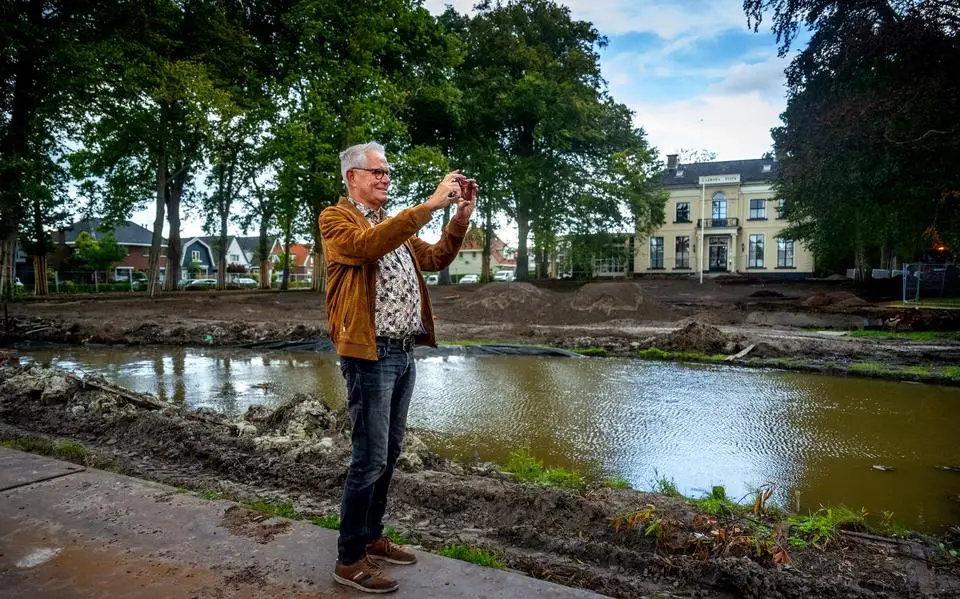 Waarom is het Van Haersmaparkje in Drachten veranderd in een modderpoel? ‘Ik meitsje it net mei dat it wer smûk wurdt.’