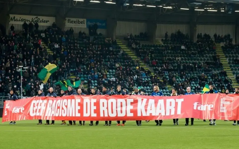 Schop ‘Hassan’ en de ‘kut-Turk’ van het voetbalveld | LC commentaar