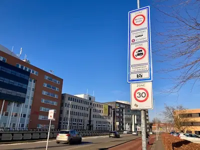Met een vervuilende bedrijfsauto binnen de Ring van Eindhoven? Dan krijg je vanaf januari een boete