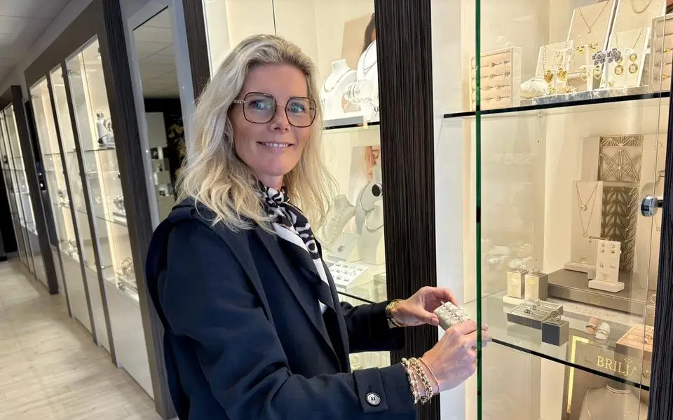 De hangertjes met labdiamant van Jessica uit Oosterwolde zijn niet aan te slepen na Zeeman-stunt
