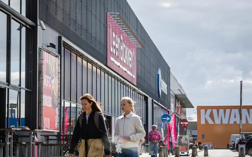 Leen Bakker en Kwantum in zwaar weer. Retaildeskundige Tom Kikkert: ‘Veranderen is vaak heel lastig’