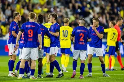 LIVE | Spektakel in Leeuwarden: Willem II leidt na bizar doelpunt, Hoogma voorkomt curieuze gelijkmaker