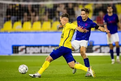 Willem II-trainer baalt in meerdere opzichten van late tik: ‘Ingooi was lachwekkend, maar wij staan te pitten’