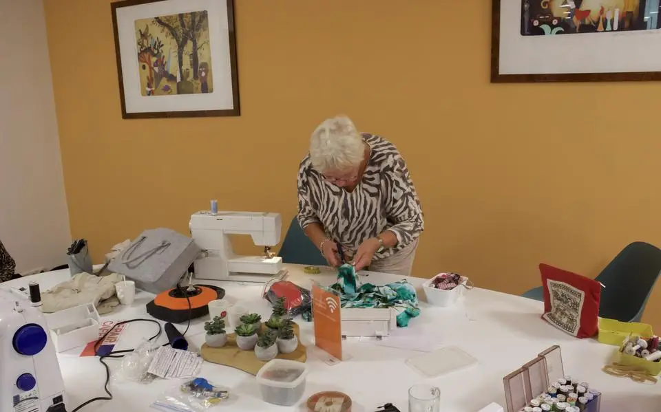 12,5 jaar Repair Café Joure: ‘De fabrieken moeten er rekening mee houden dat iets te repareren is’
