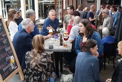 Op deze plek in Tilburg komt een grote keukentafel en jij mag mee-eten