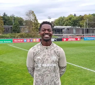 Isimat-Mi­rin (33) keert voorlopig terug bij PSV: ‘Ik heb hier mijn mooiste jaren gehad’