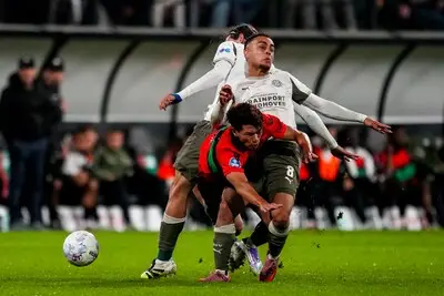 PSV op rapport: twee spelers steken net boven het maaiveld uit tegen NEC