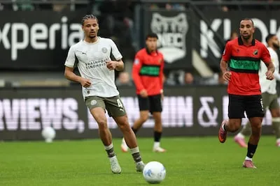 LIVE | Peter Bosz verrast: Obispo in de PSV- basis bij Champions League-start, wie zijn de backs?