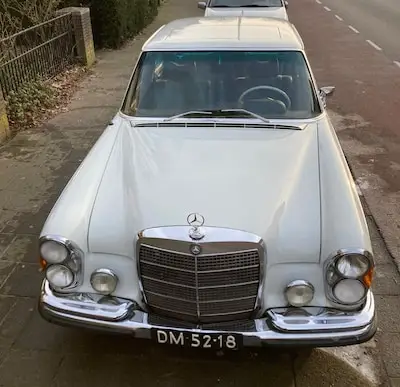 Jos trouwde erin en nu is hij weg, zijn oldtimer Mercedes is gestolen: ‘Voor mij is hij onvervangbaar’