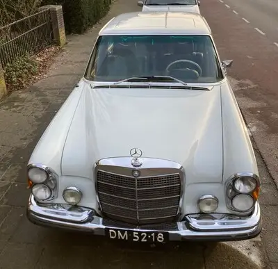 Jos trouwde erin en nu is hij weg: oldtimer Mercedes gestolen: ‘Voor mij is hij onvervangbaar’