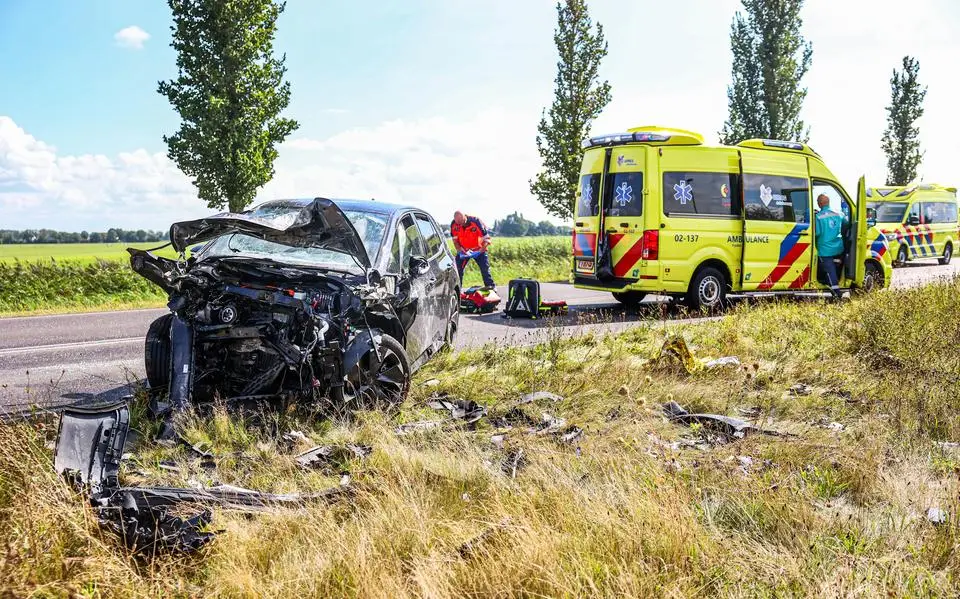 Man (21) uit Waadhoeke overleden bij ernstig ongeval op rondweg bij Sneek