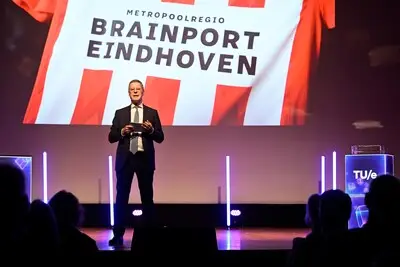 Bestuursvoorzitter TU/e bij opening academisch jaar: ‘Samen kom je verder’