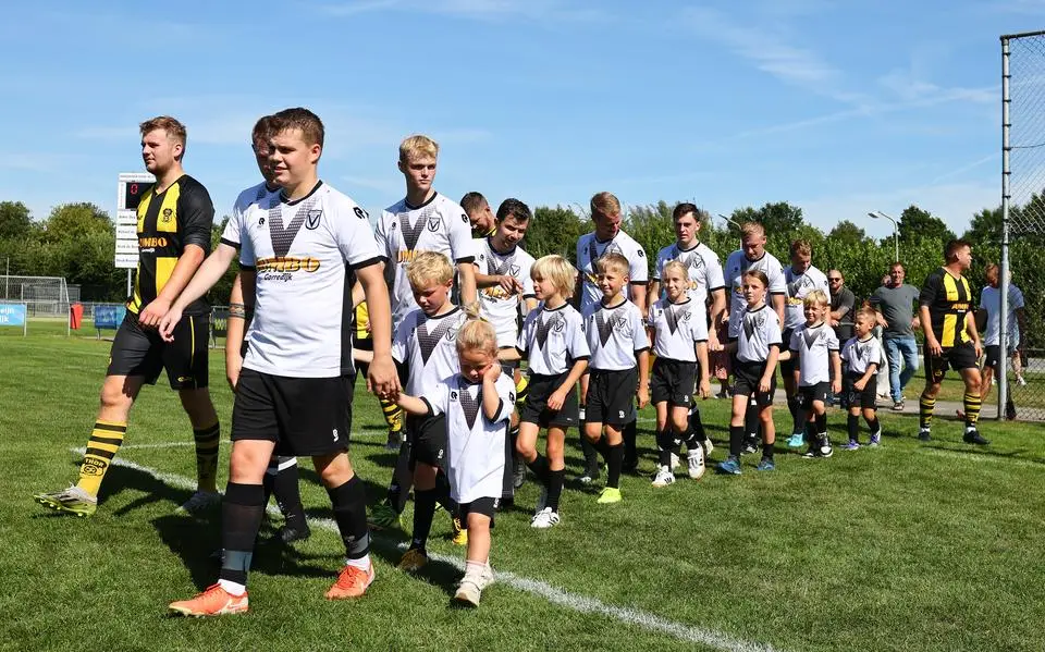 Nog een weekeinde bekervoetbal en dan barsten de competities los
