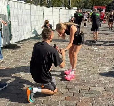Tilburgse Pam (23) rende nietsvermoedend de Ten Miles, tot haar vriend ineens bij de finish op één knie ging