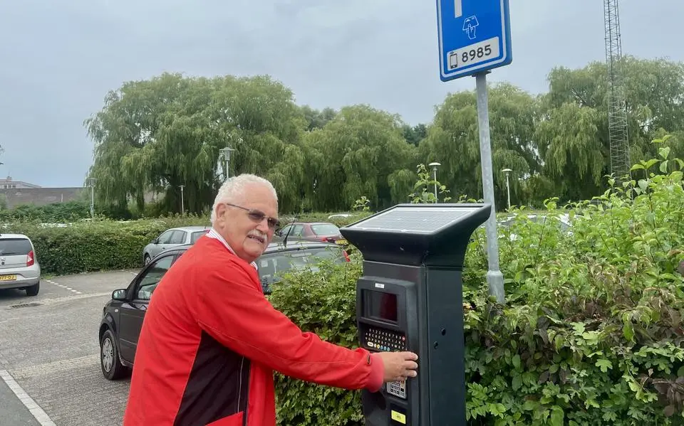 Parkeren met een app? Dit vinden ouderen ervan