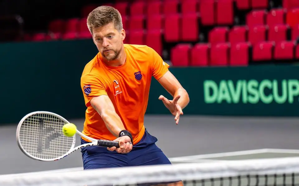Sander Arends (34) uit Leeuwarden juichte ooit voor het Davis Cup-team, maar staat zaterdag zelf op de baan in Martiniplaza. ‘Blijf dromen want alles is mogelijk’