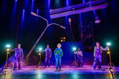 Zonder bekende namen of groot budget, maar wel met impact: musical ‘Hoe overleef ik...’ gaat het land door, Den Bosch heeft de première