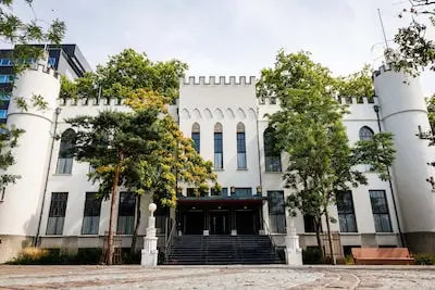 Besluit over miljoenenrenovatie Paleis-Raadhuis leidt tot chagrijn in Tilburgse gemeenteraad: ‘Een vooropgezet spel’