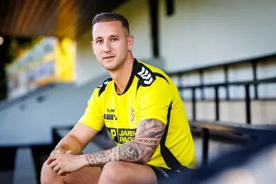 Scheidsrechter haakt geblesseerd af, Baardwijk en SV Capelle komen er daarna niet uit: wedstrijd gestaakt