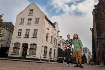 Heel lang doods, nu gaan de ramen van dit Tilburgse hoekpand open: ‘Hier komt ons café’