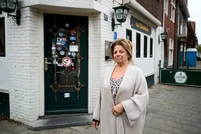 Spandoek voor zieke Haagse fan, maar sfeer slaat paar uur na de wedstrijd om: enorme ravage door ADO-supporters