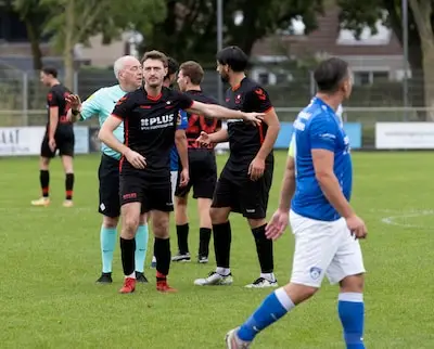 ‘Wereldgoal’ helpt gepromoveerd Mifano aan koppositie: ‘Maar ook bij de andere goal was hij goud waard’