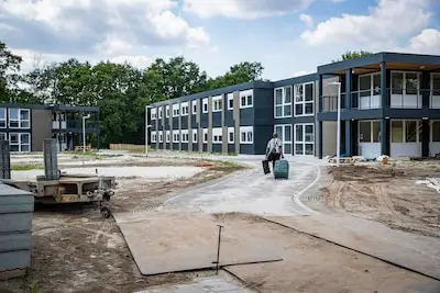 Buurt haalt bakzeil, Eindhoven mag hier asielzoekers blijven opvangen