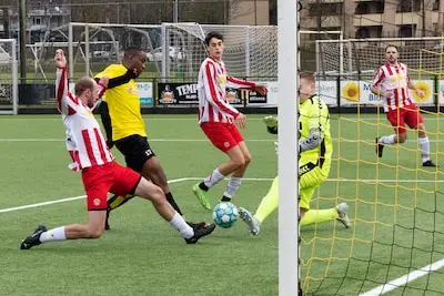 Maar liefst drie clubs in vijfde klasse openen seizoen met 5-0-zege: ‘Fijn om het seizoen eens goed te beginnen’