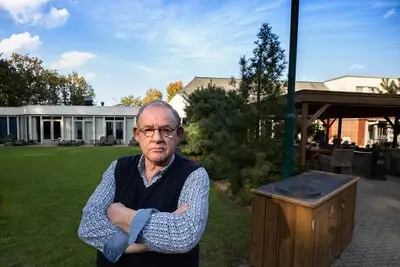 Wim van Santvoort (76) overleden, de man van het bad waar half Son en Breugel leerde zwemmen