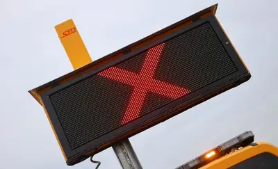 Rijbaan van A2 dicht bij Leende, verkeer richting Valkenswaard moet omrijden via Limburg