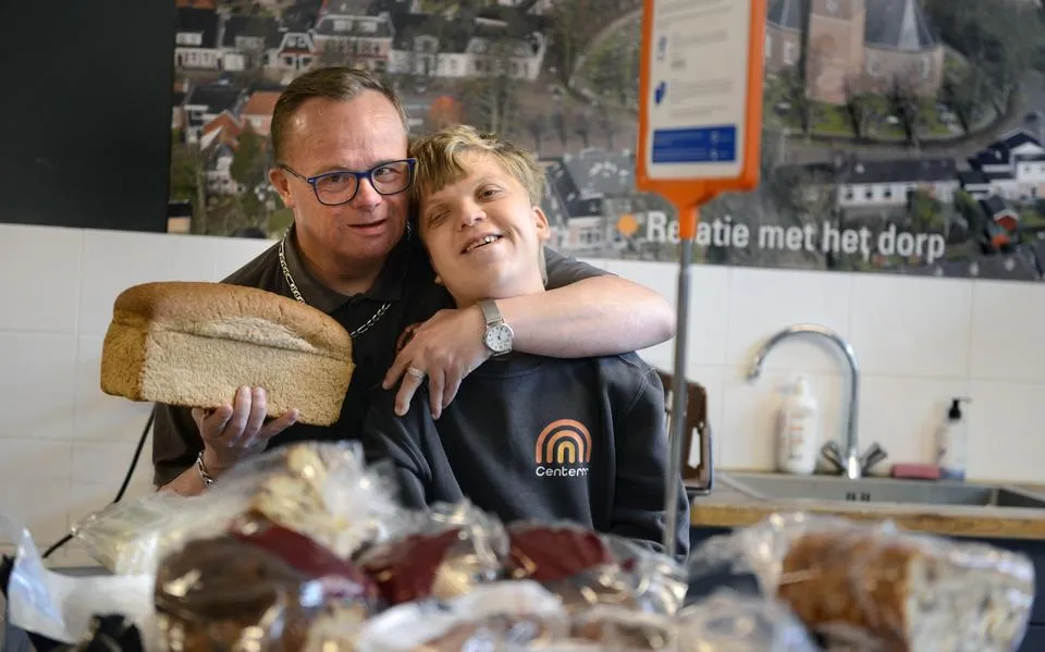 Hoera! De supermarkt in Wirdum is gered en de bijzondere medewerkers ook
