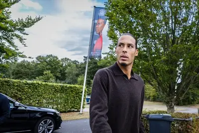 Virgil van Dijk wil kinderen inspireren op ‘zijn’ toernooi bij Willem II: ‘Man, je wil niet weten hoe vaak ik dacht: ik trek het niet’