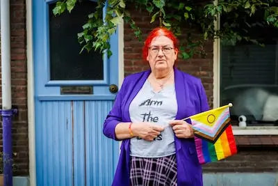 Jongeren schoppen maandenlang tegen deur van Suzan: ‘Elke avond sta ik strak van de spanning’