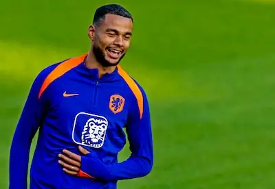 Cody Gakpo knikt bij het horen van de woorden van Hiddink: ‘Merk dat ik directer ben geworden in mijn spel’