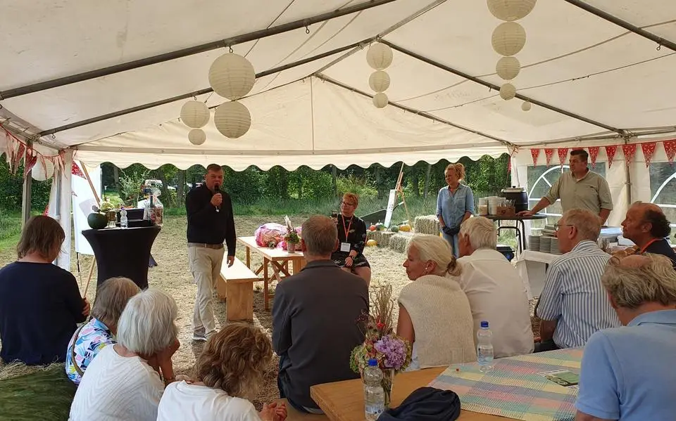Sponsorlunch in Smallingerland: twaalf duizend euro voor tuinhuis
