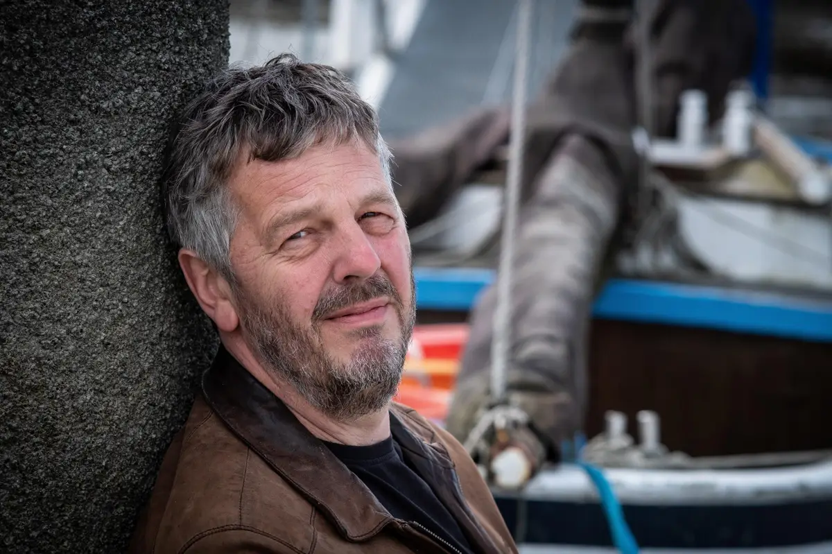 De jongste generatie Valks neemt de zeis weer ter hand in ‘Gras’ van Mathijs Deen  | ★★★★☆