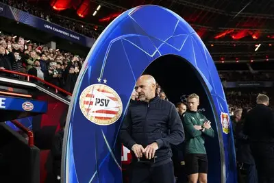 PSV-trainer Peter Bosz verlaat met een halfvol glas Leverkusen: ‘Dit moet inderdaad de ondergrens zijn’