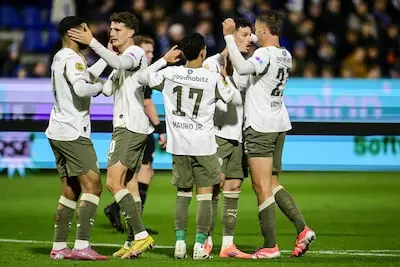 Joey Veerman man van de wedstrijd voor PSV op zorgeloze avond in Zwolle