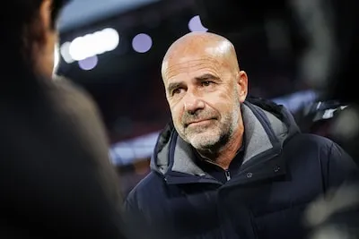 Peter Bosz zag tegen Go Ahead Eagles geen goed, maar een heel goed PSV: ‘Het is menselijk dat daarna iets verandert’