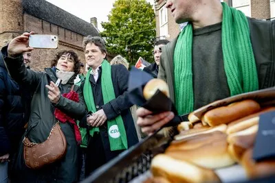 Hoe beïnvloeden politici jouw stemkeuze? Let op deze 5 trucs