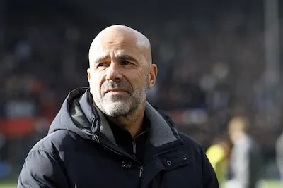 LIVE | Feyenoord heeft topper afgetrapt, PSV opent met één wijziging in basisopstelling jacht op koppositie