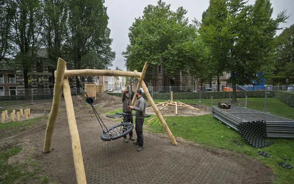 Oeps: speeltoestellen in nieuwe speeltuin Leeuwarden te hoog