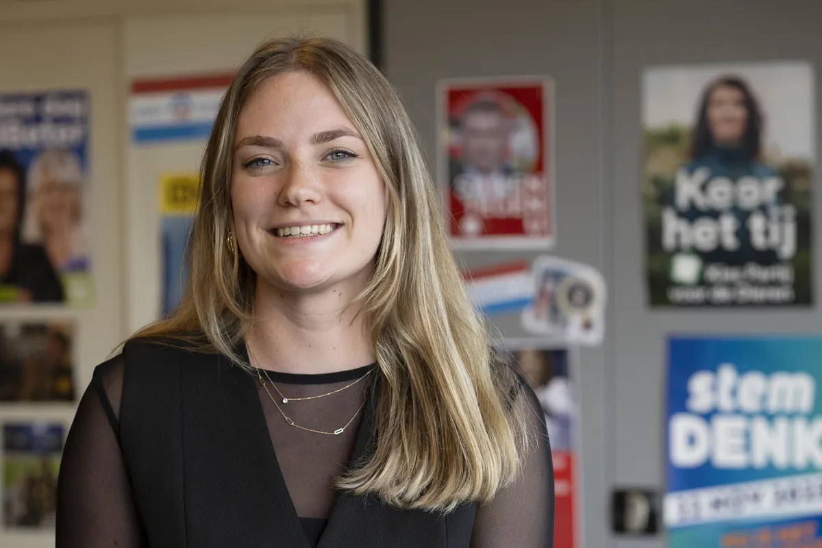 Waarom zijn debatten toch zo belangrijk in aanloop naar de verkiezingen? Docent Femke (26) legt het uit