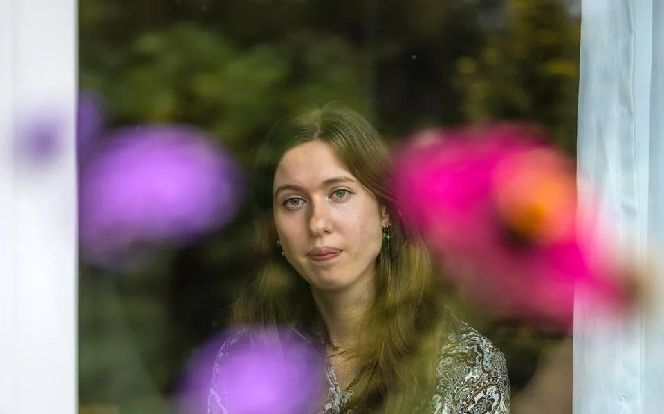 Fettsje (28) uit Sint Nicolaasga woont weer bij haar ouders: ‘Funda maakt mij moedeloos en gefrustreerd’